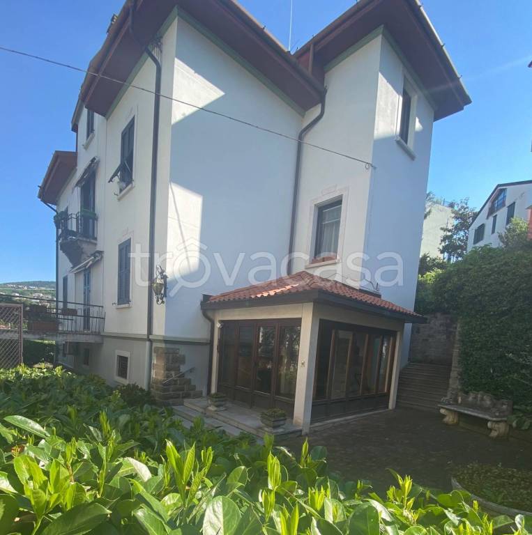 casa indipendente in vendita a Trieste in zona Roiano