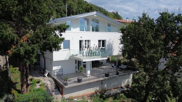 casa indipendente in vendita a Trieste in zona Barcola