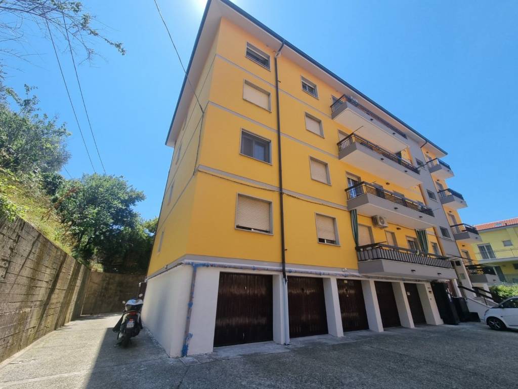 appartamento in vendita a Trieste in zona Guardiella