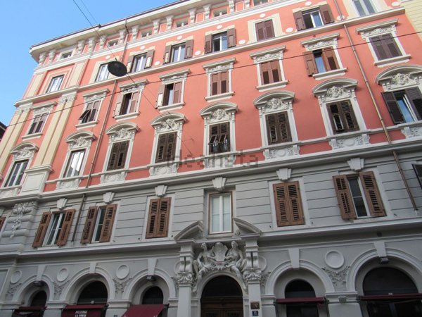 appartamento in vendita a Trieste in zona Barriera vecchia
