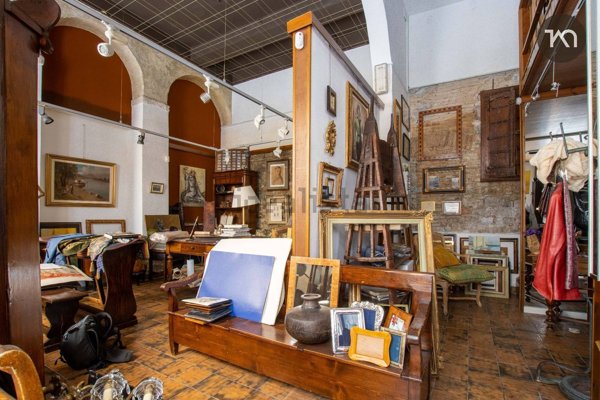 locale di sgombero in vendita a Trieste in zona Città Vecchia