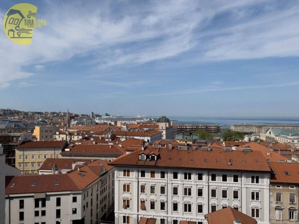 appartamento in vendita a Trieste in zona Città Vecchia