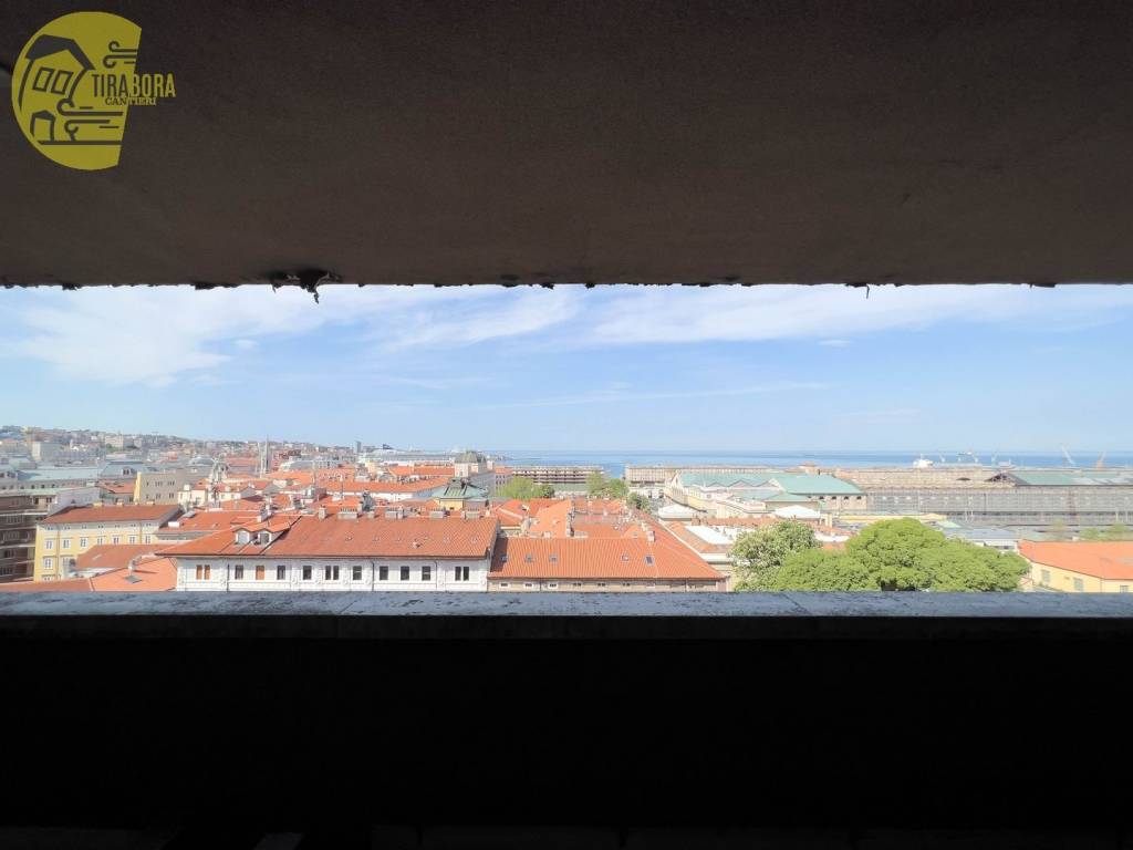 appartamento in vendita a Trieste in zona Città Vecchia