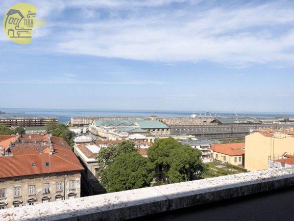 appartamento in vendita a Trieste in zona Città Vecchia
