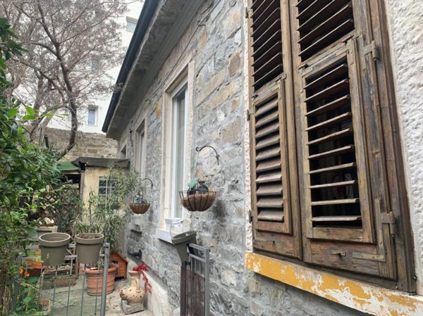 casa indipendente in vendita a Trieste in zona Gretta