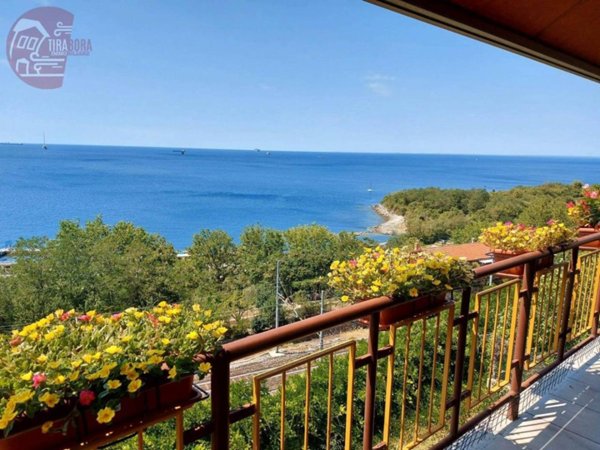 appartamento in vendita a Trieste in zona Barcola