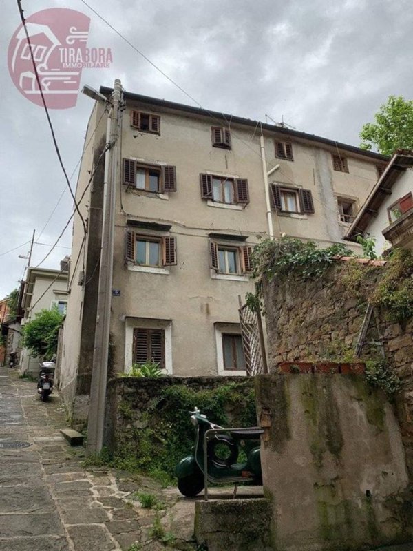 casa indipendente in vendita a Trieste in zona Gretta