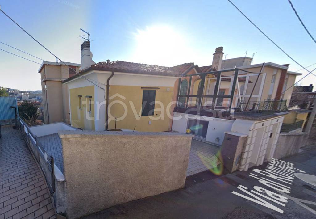 casa indipendente in vendita a Trieste in zona Scorcola
