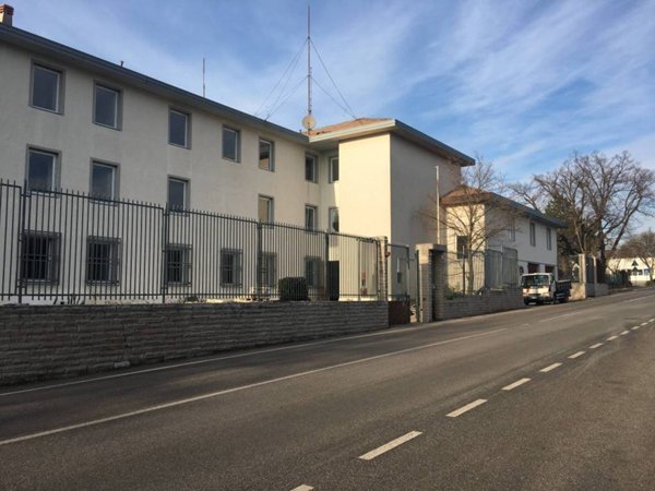 intera palazzina in vendita a Trieste in zona Basovizza