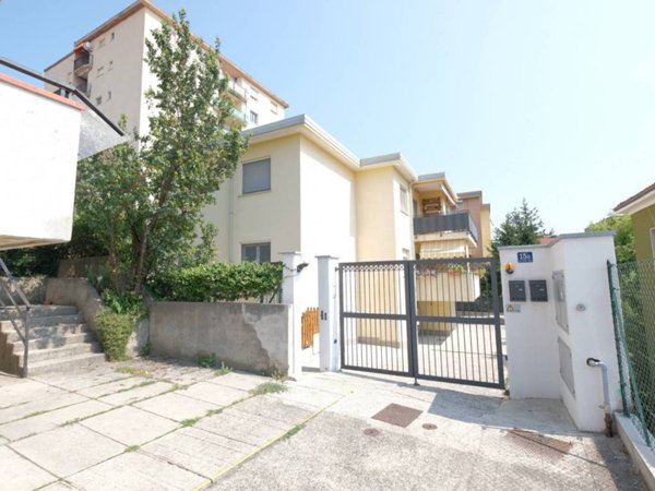 casa indipendente in vendita a Trieste in zona Valmaura