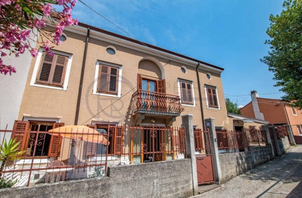 casa indipendente in vendita a Trieste in zona Scorcola