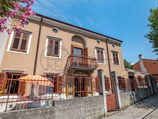 casa indipendente in vendita a Trieste in zona Guardiella