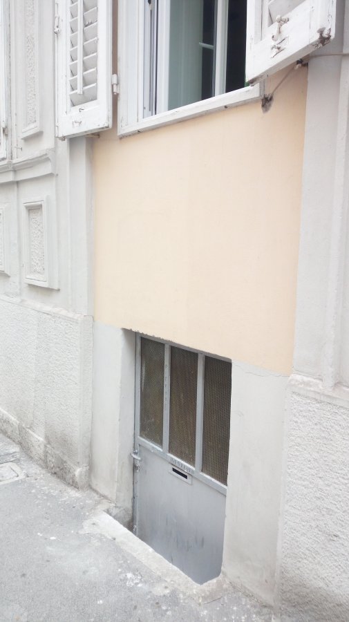 locale di sgombero in vendita a Trieste