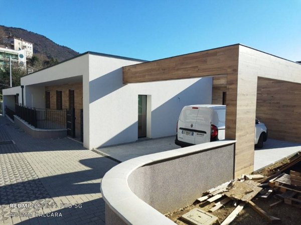 casa indipendente in vendita a Trieste in zona Cologna