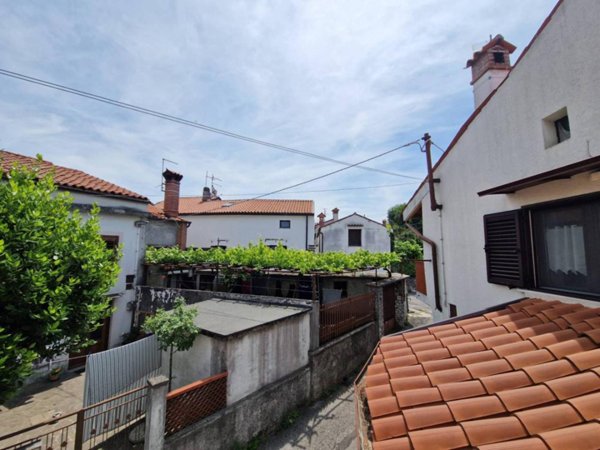 casa indipendente in vendita a Trieste in zona Opicina