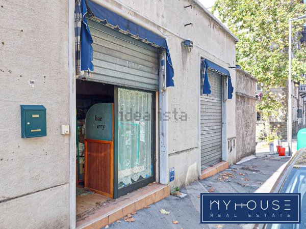 locale commerciale in vendita a Trieste in zona Chiarbola