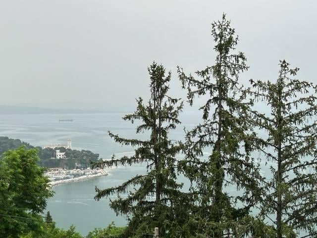 casa indipendente in vendita a Trieste in zona Grignano