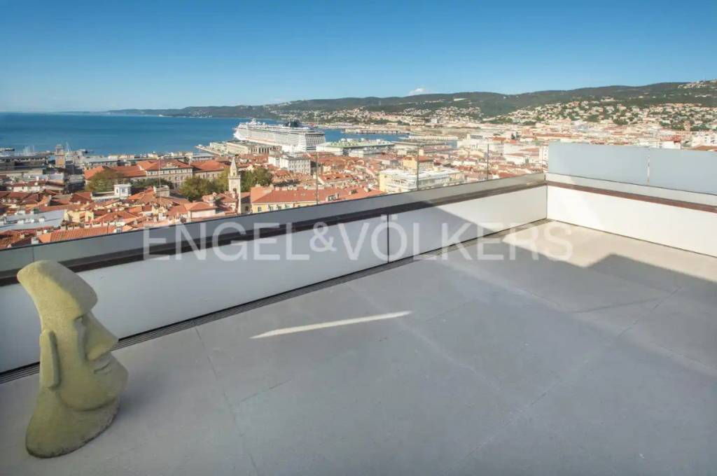 appartamento in vendita a Trieste in zona Città Vecchia