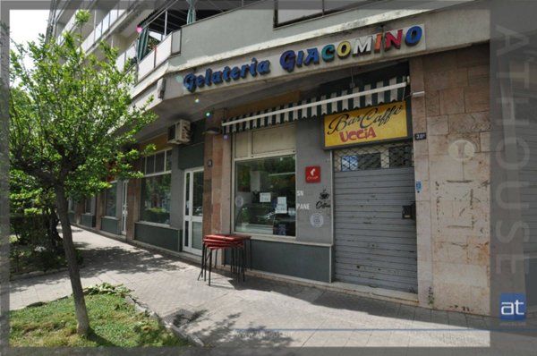 locale commerciale in vendita a Trieste in zona Campi Elisi