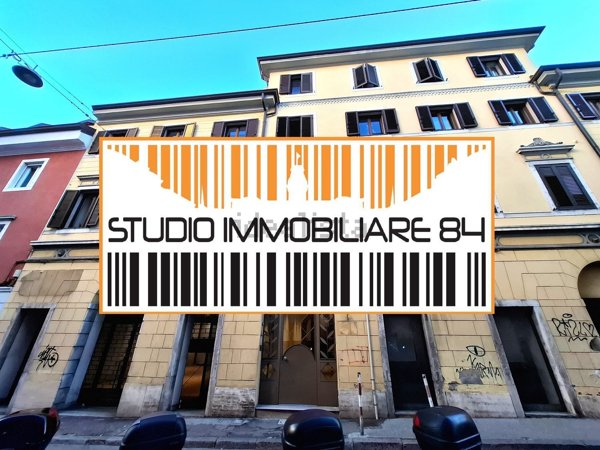 locale commerciale in vendita a Trieste in zona Barriera vecchia