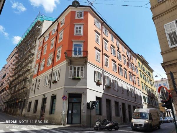 negozio in vendita a Trieste in zona San Giacomo