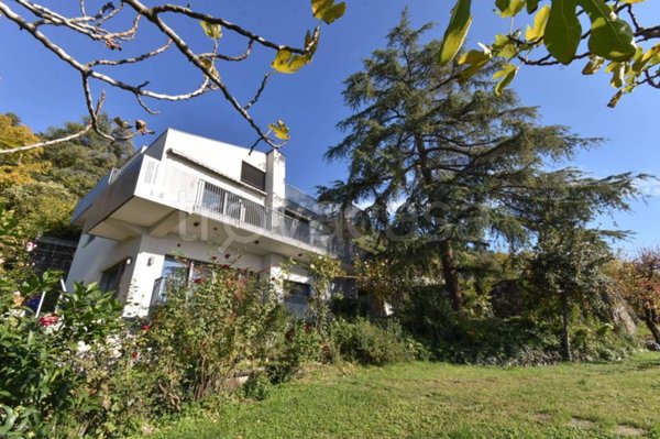 casa indipendente in vendita a Trieste in zona Grignano