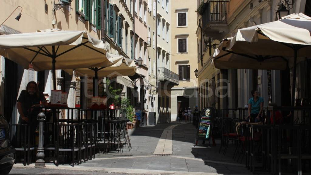 negozio in vendita a Trieste in zona Città Vecchia