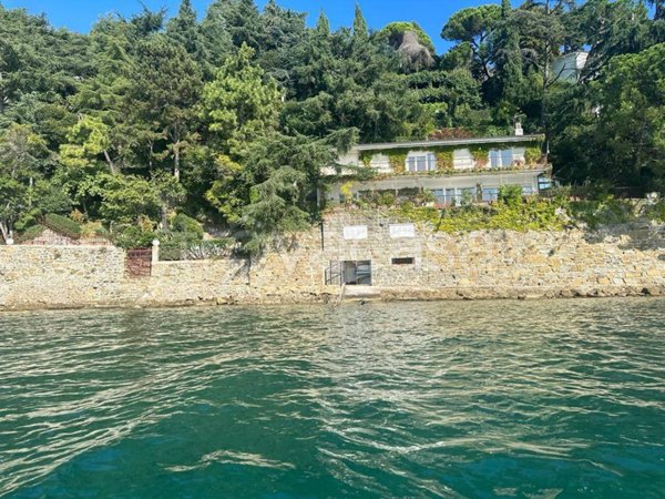 casa indipendente in vendita a Trieste in zona Grignano