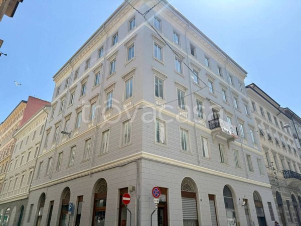 appartamento in vendita a Trieste in zona Borgo Teresiano