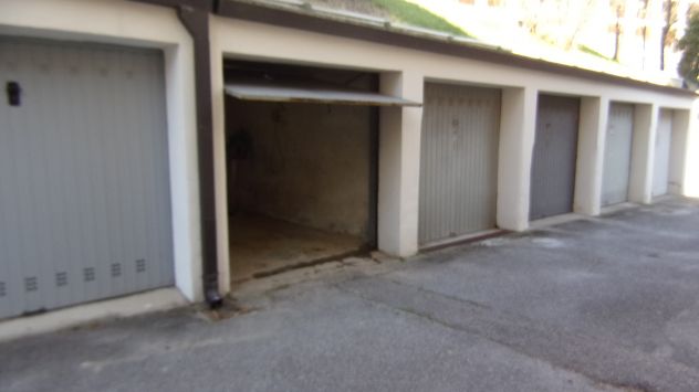 locale di sgombero in vendita a Trieste