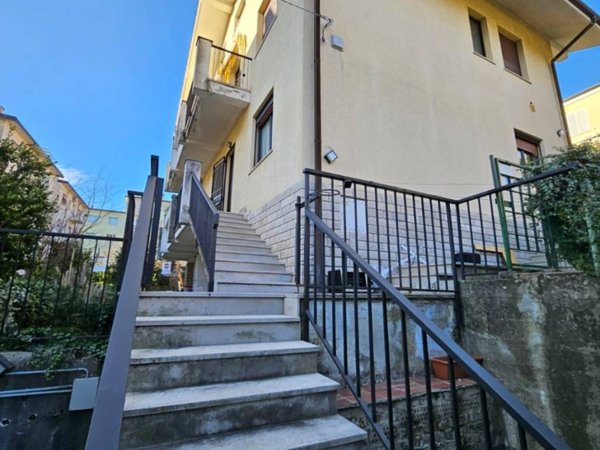 appartamento in vendita a Trieste in zona Cologna
