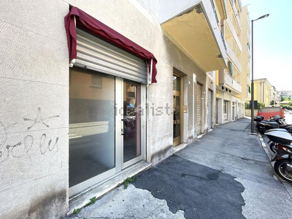 locale commerciale in vendita a Trieste in zona Chiarbola