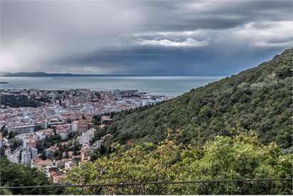 casa indipendente in vendita a Trieste in zona Cologna