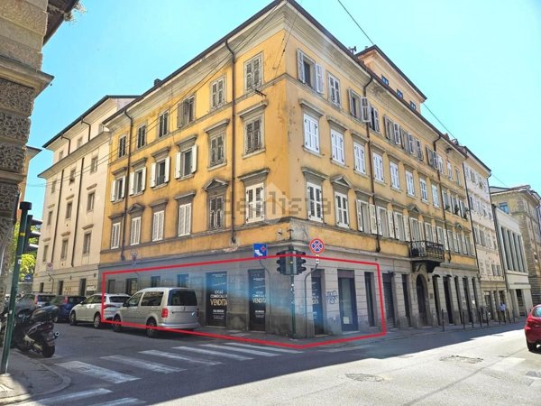 locale commerciale in vendita a Trieste