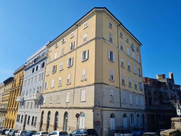 appartamento in vendita a Trieste in zona Campi Elisi