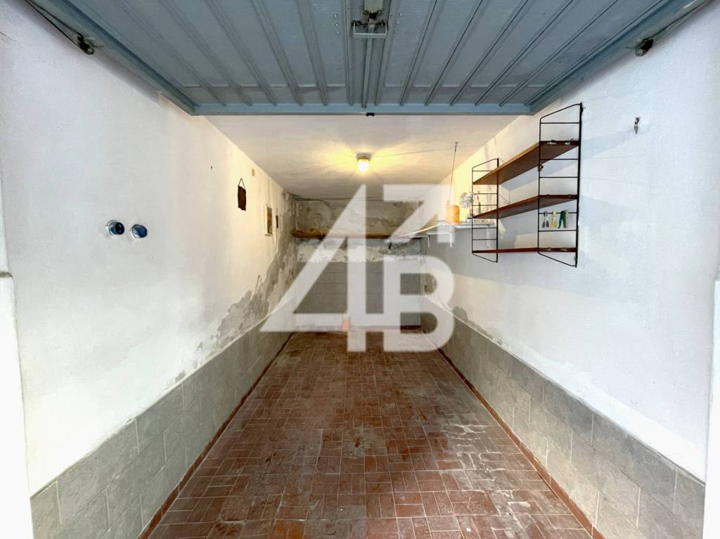 locale di sgombero in vendita a Trieste