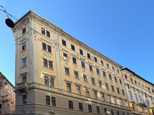 appartamento in vendita a Trieste in zona Barriera vecchia