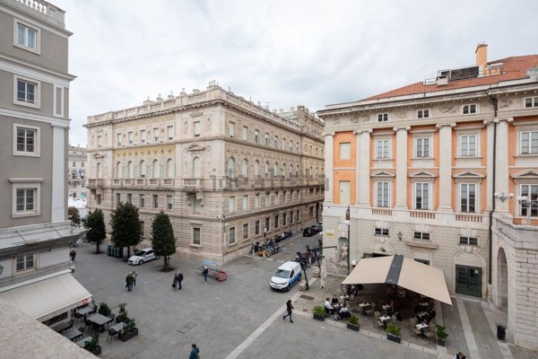 appartamento in vendita a Trieste in zona Città Vecchia