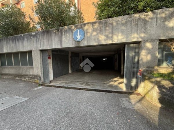 locale di sgombero in vendita a Trieste in zona Valmaura