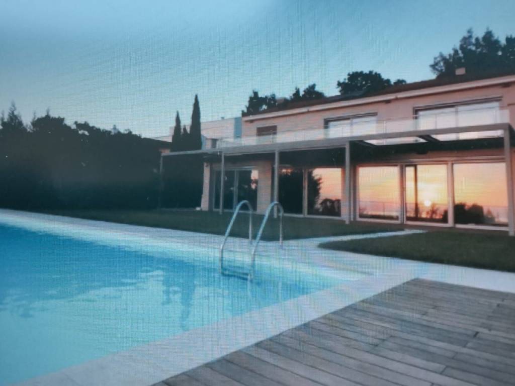 casa indipendente in vendita a Trieste in zona San Giacomo