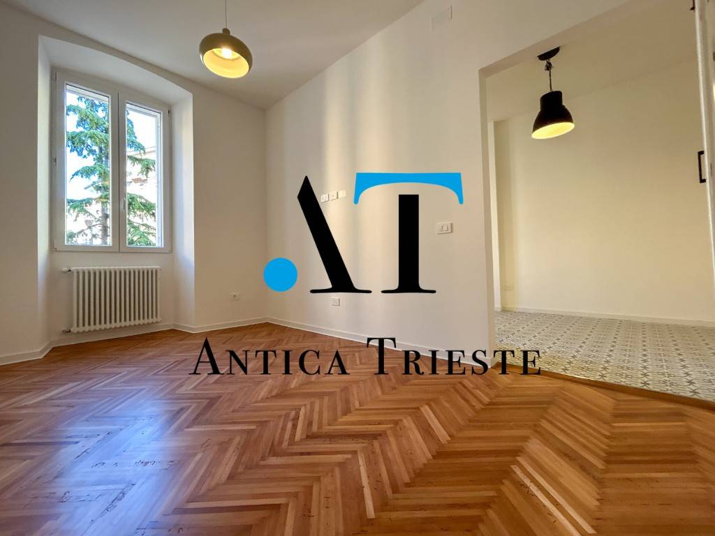 appartamento in vendita a Trieste in zona Città Vecchia