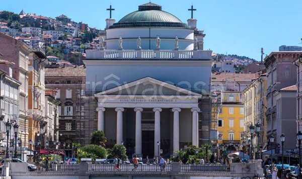 negozio in vendita a Trieste in zona Borgo Teresiano
