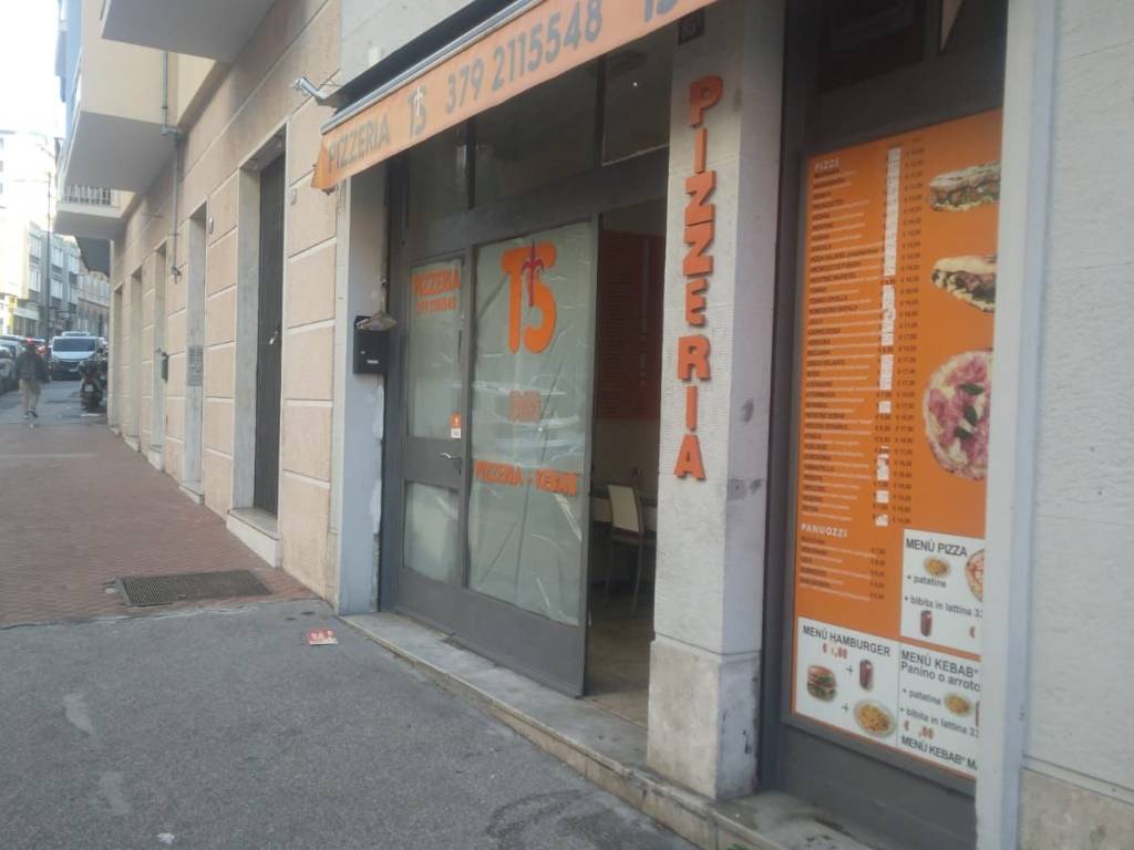 negozio in vendita a Trieste in zona Cologna
