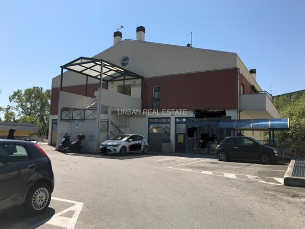 locale commerciale in vendita a Trieste