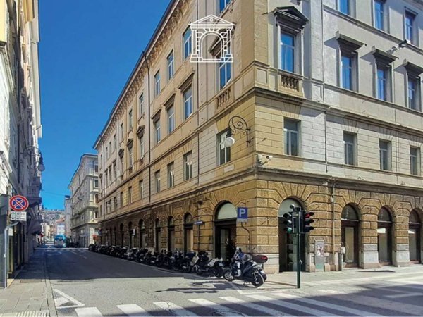 negozio in vendita a Trieste in zona Borgo Teresiano
