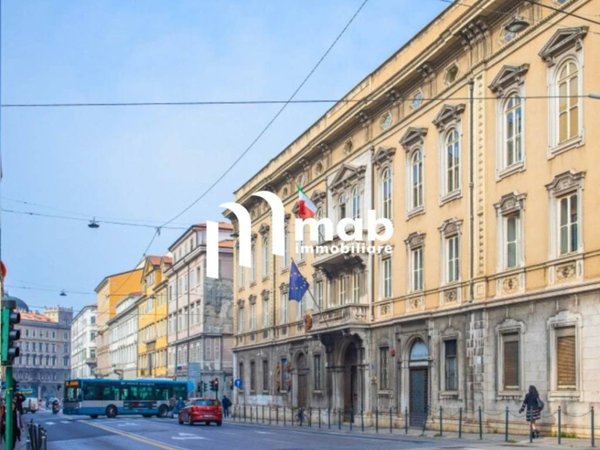 appartamento in vendita a Trieste in zona Città Vecchia
