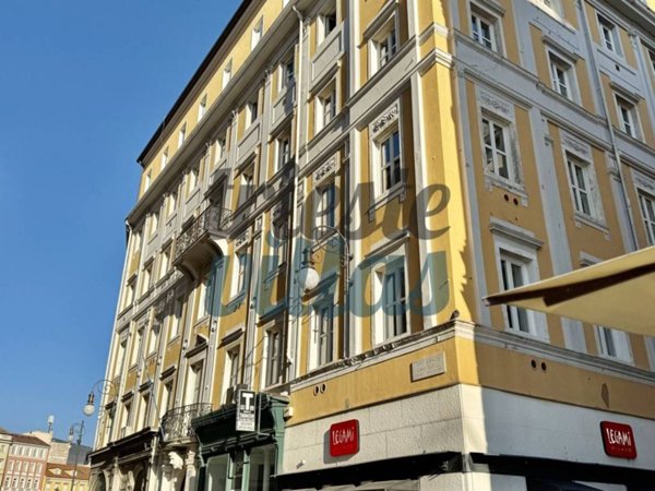 appartamento in vendita a Trieste in zona Città Vecchia