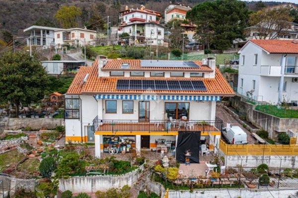 casa indipendente in vendita a Trieste in zona Barcola