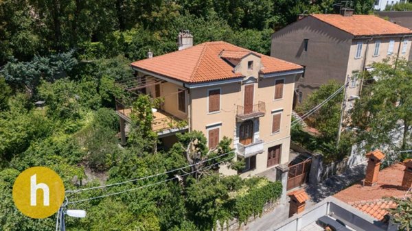 casa indipendente in vendita a Trieste in zona Guardiella