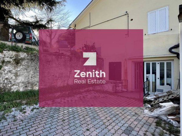 locale di sgombero in vendita a Trieste in zona Longhera